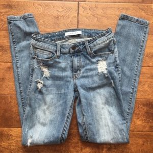 🔥SALE🔥 Distressed skinny jeans
